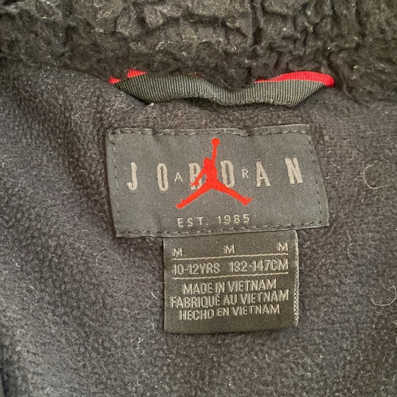Nike Air Jordan black puffer jacket sz youth medium - Picture 2 of 4